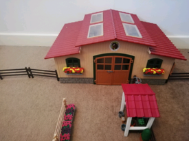 schleich horse stable with accessories for sale